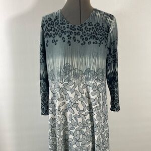 Fit & Flare Women Dress Size XL Gray & Black Sides Longer Soft Long Sleeves